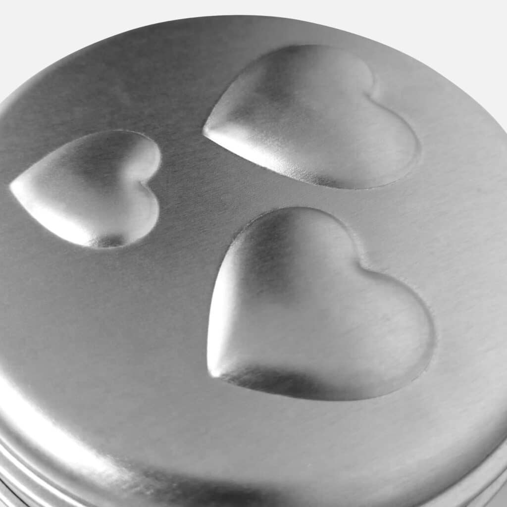 Envase metálico San Valentín 03 1024x1024 - Envase metálico con corazones