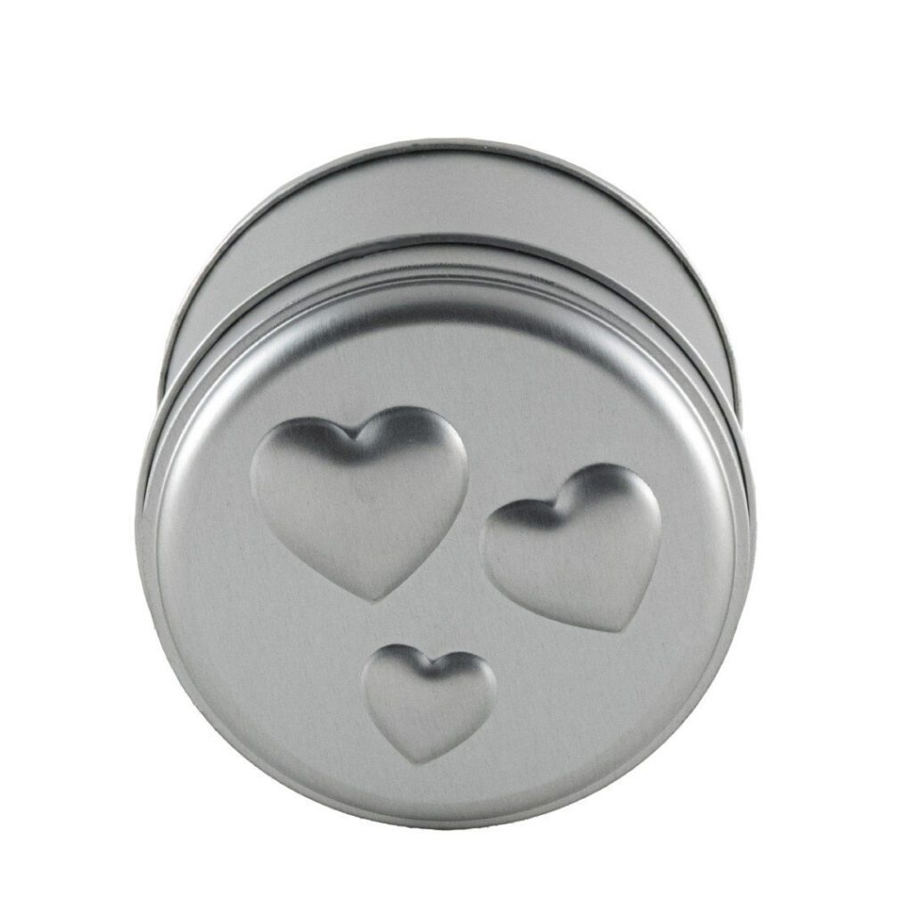 85 corazones tapa 1024x1024 - Envase met&aacute;lico con corazones
